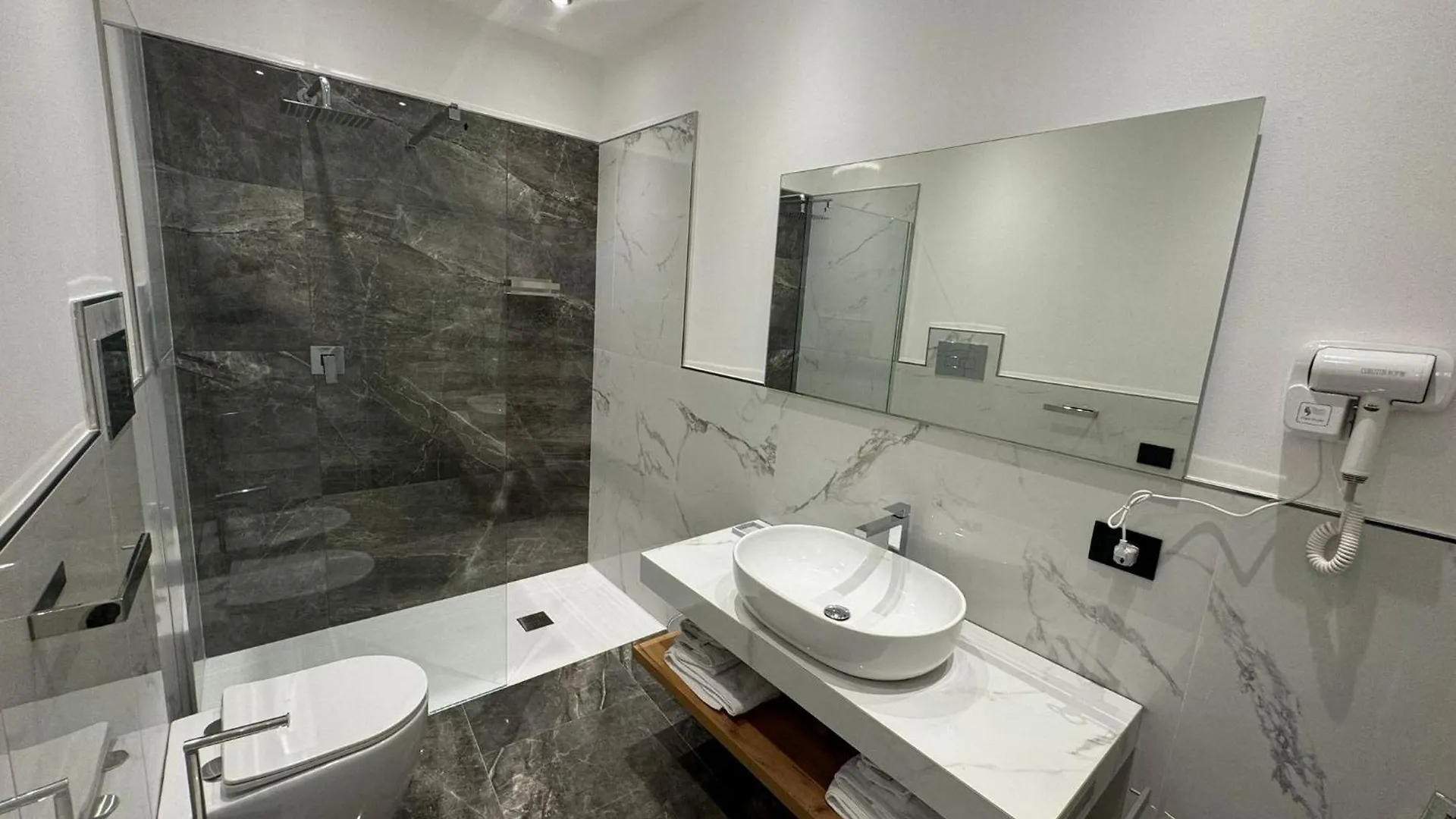 Gra' Suite Deluxe Terrasini 0*,  Italia